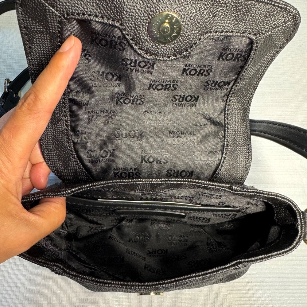 Michael Kors Black Crossbody Bag - Picture 5 of 9